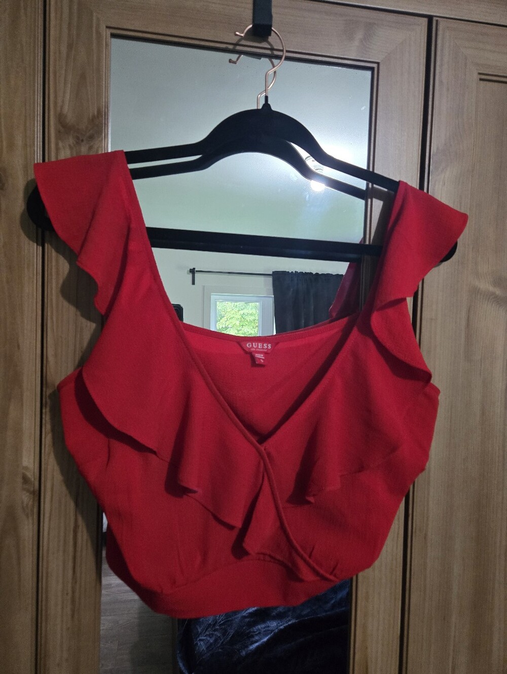 Guess Red Ruffle V-Neck Crop Top Size Small - Picture 4 of 12